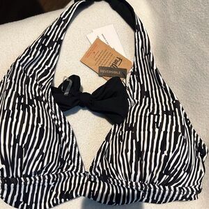 Reversible bikini top